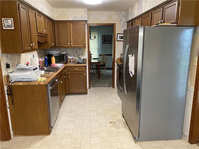 1124 Lowland Cottage LN, Virginia Beach, VA 23454