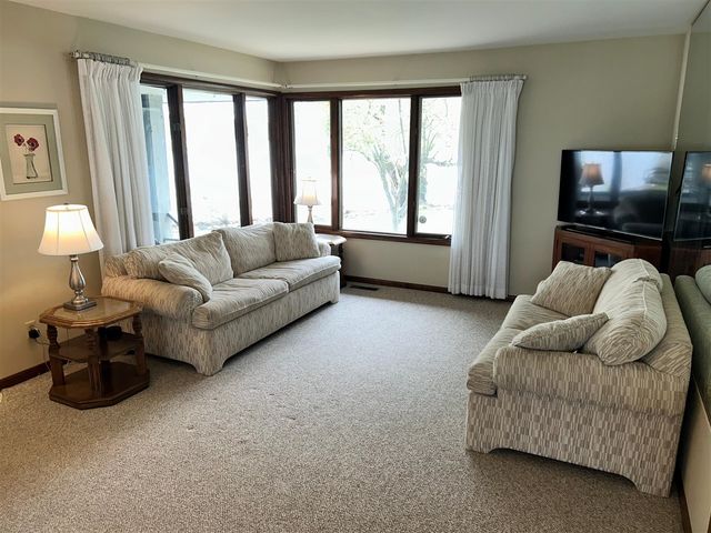 11975 E Lee Mar Drive, Vicksburg, MI 49097