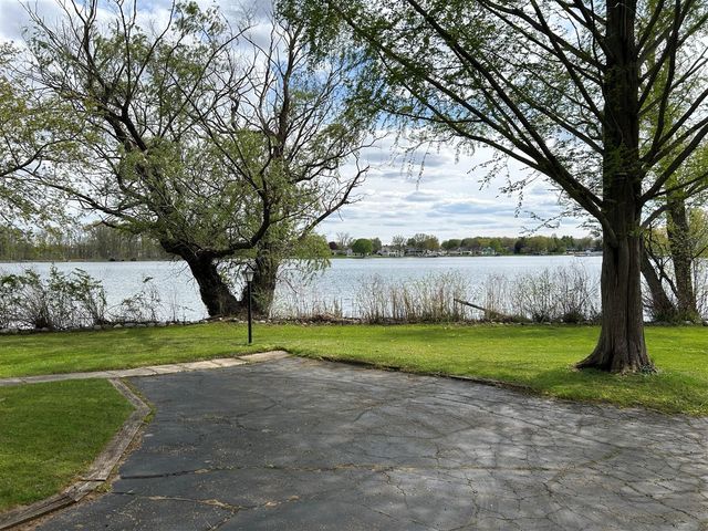 11975 E Lee Mar Drive, Vicksburg, MI 49097