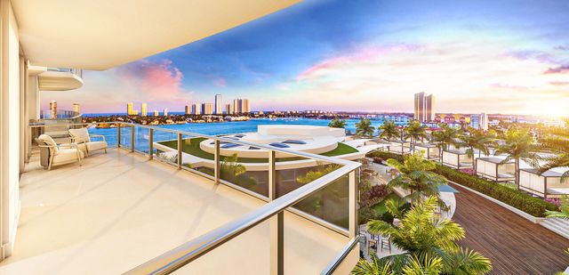 220 Lake Shore Drive 907, Lake Park, FL 33403