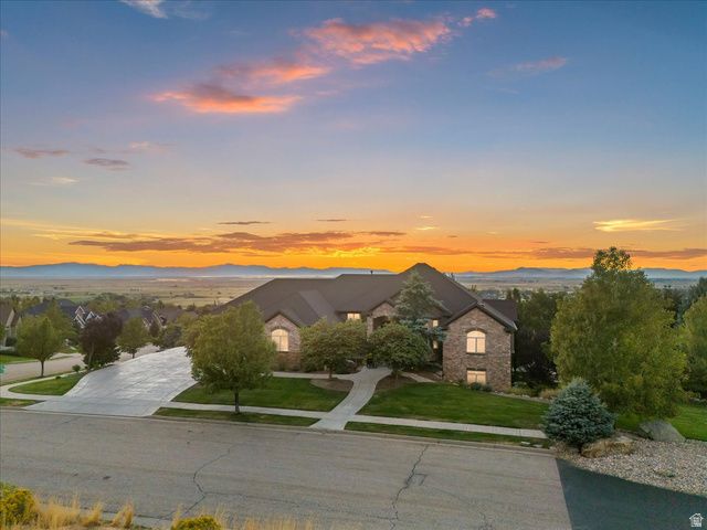 1542 S VALLEY VIEW DR, Perry, UT 84302