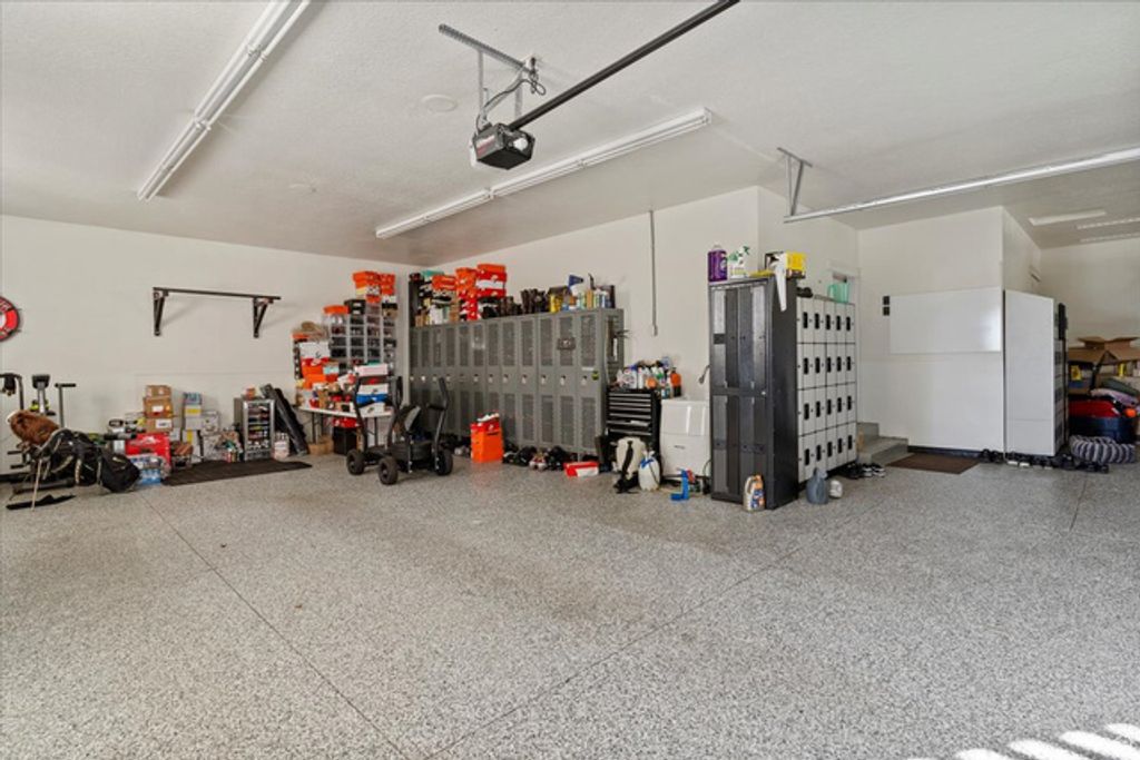 Image 7 of property listing at 1542 S VALLEY VIEW DR, Perry, UT 84302