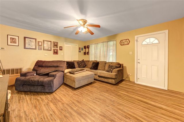 2206 Oaklawn Drive, La Marque, TX 77568