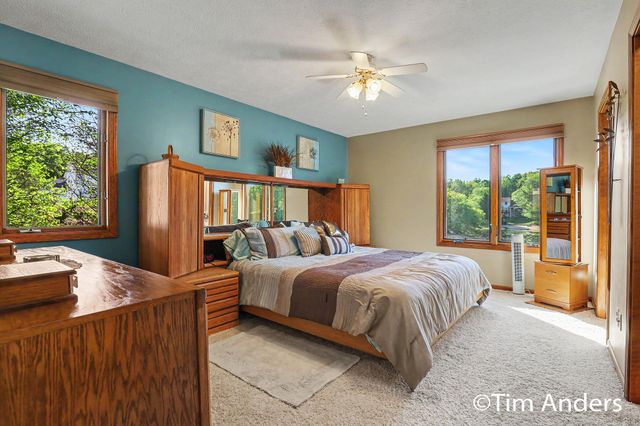 6090 Arroyo Vista Drive NE, Rockford, MI 49341