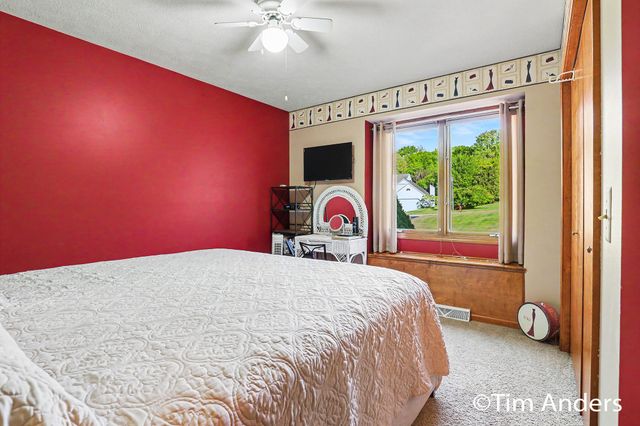 6090 Arroyo Vista Drive NE, Rockford, MI 49341