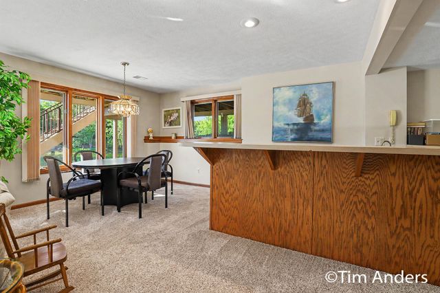 6090 Arroyo Vista Drive NE, Rockford, MI 49341
