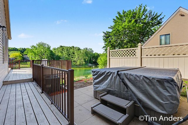 6090 Arroyo Vista Drive NE, Rockford, MI 49341