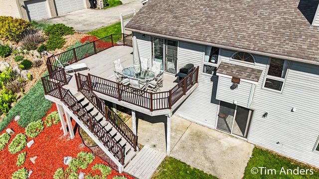 6090 Arroyo Vista Drive NE, Rockford, MI 49341