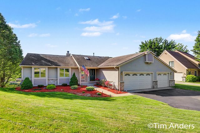 6090 Arroyo Vista Drive NE, Rockford, MI 49341