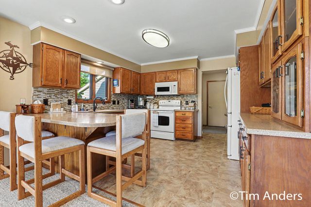 6090 Arroyo Vista Drive NE, Rockford, MI 49341