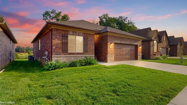 15300 Eton Pointe Drive, Clinton Twp, MI 48035