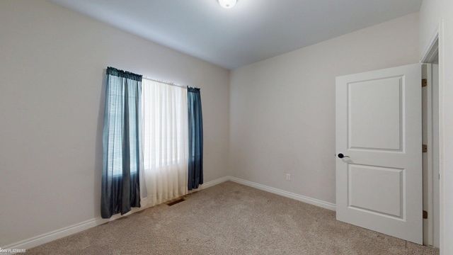 15300 Eton Pointe Drive, Clinton Twp, MI 48035