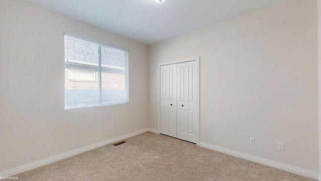 15300 Eton Pointe Drive, Clinton Twp, MI 48035