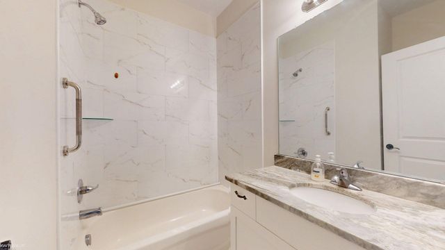 15300 Eton Pointe Drive, Clinton Twp, MI 48035