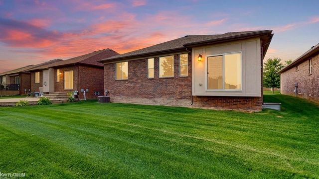 15300 Eton Pointe Drive, Clinton Twp, MI 48035