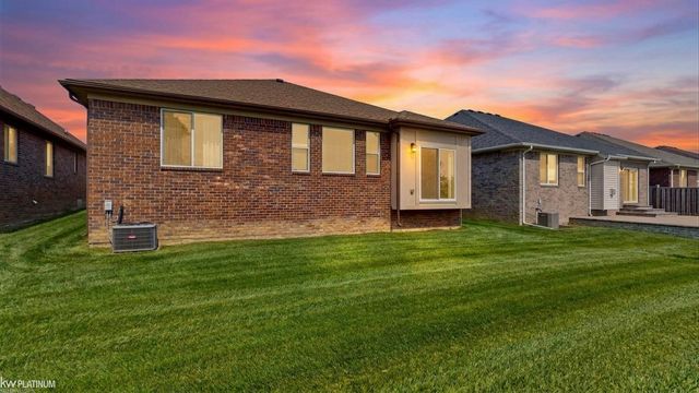 15300 Eton Pointe Drive, Clinton Twp, MI 48035