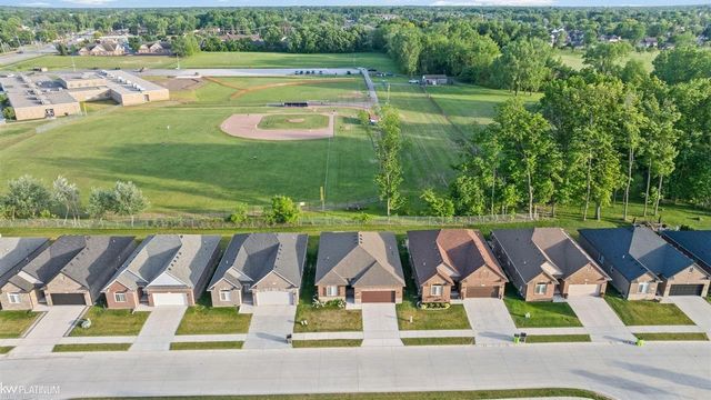 15300 Eton Pointe Drive, Clinton Twp, MI 48035