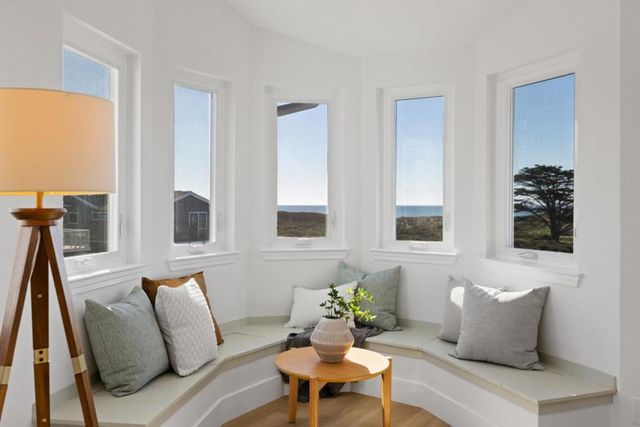 211 Washington Boulevard, Half Moon Bay, CA 94019