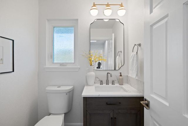 211 Washington Boulevard, Half Moon Bay, CA 94019