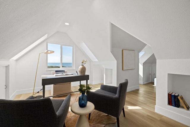 211 Washington Boulevard, Half Moon Bay, CA 94019