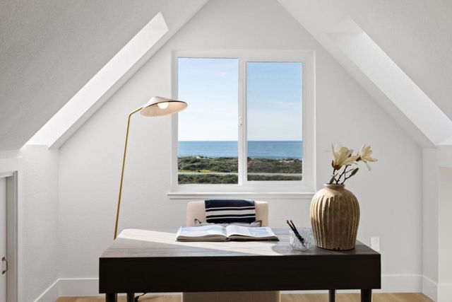 211 Washington Boulevard, Half Moon Bay, CA 94019