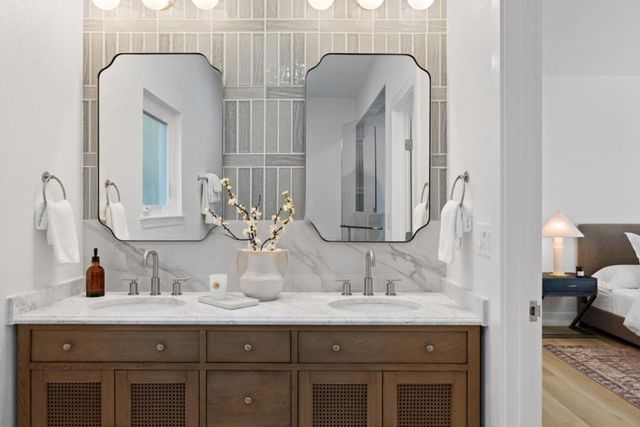 211 Washington Boulevard, Half Moon Bay, CA 94019