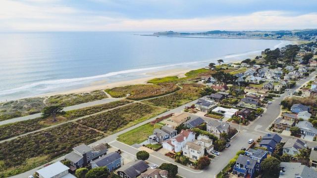 211 Washington Boulevard, Half Moon Bay, CA 94019
