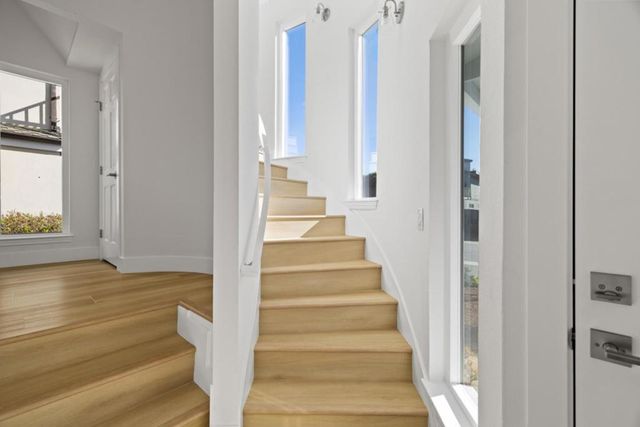 211 Washington Boulevard, Half Moon Bay, CA 94019