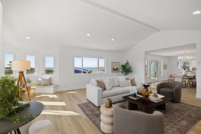 211 Washington Boulevard, Half Moon Bay, CA 94019