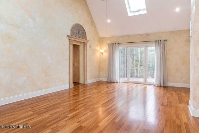 6 Hillcrest Road, Manalapan, NJ 07726