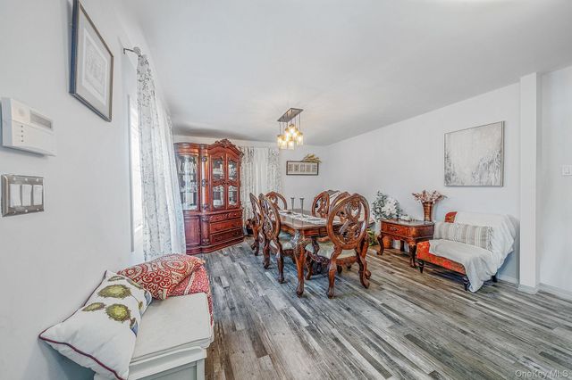 35 Oklahoma Avenue, Bay Shore, NY 11706