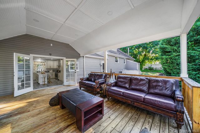 35 Oklahoma Avenue, Bay Shore, NY 11706