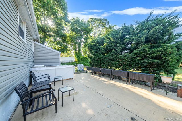 35 Oklahoma Avenue, Bay Shore, NY 11706