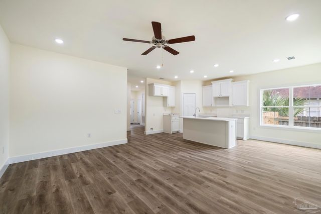 1913 W Chase St, Pensacola, FL 32502