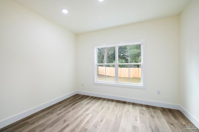 1913 W Chase St, Pensacola, FL 32502