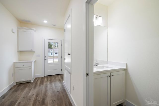 1913 W Chase St, Pensacola, FL 32502