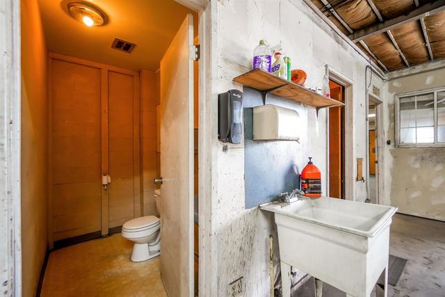 954 86Th Ave, Oakland, CA 94621