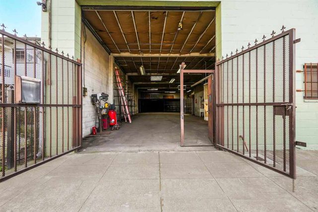 954 86Th Ave, Oakland, CA 94621