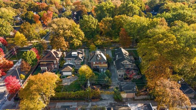 2233 Iroquois Street, Detroit, MI 48214