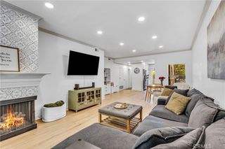 2542 W Macarthur Boulevard G, Santa Ana, CA 92704