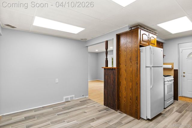 6171 Kingsbury Street, Dearborn Heights, MI 48127