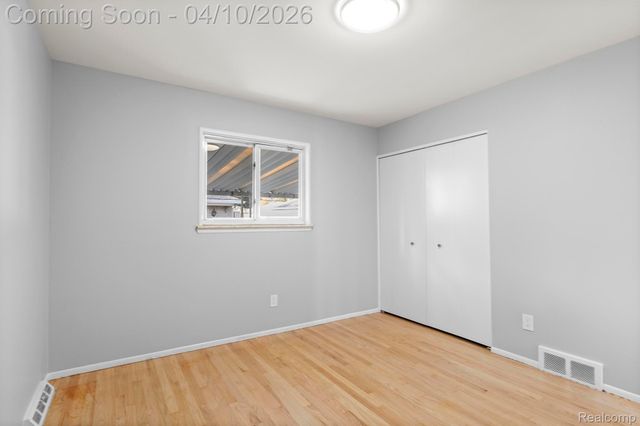 6171 Kingsbury Street, Dearborn Heights, MI 48127