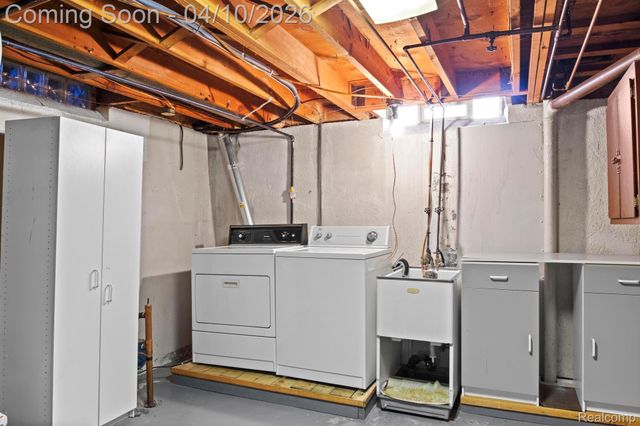 6171 Kingsbury Street, Dearborn Heights, MI 48127