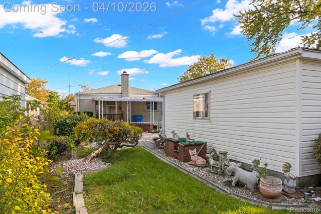 6171 Kingsbury Street, Dearborn Heights, MI 48127