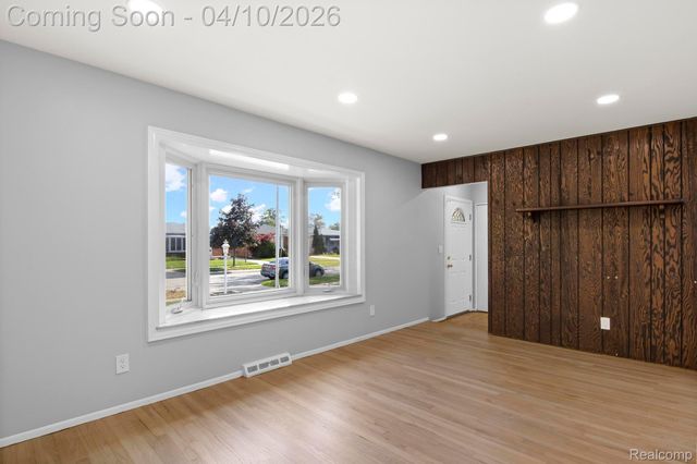 6171 Kingsbury Street, Dearborn Heights, MI 48127