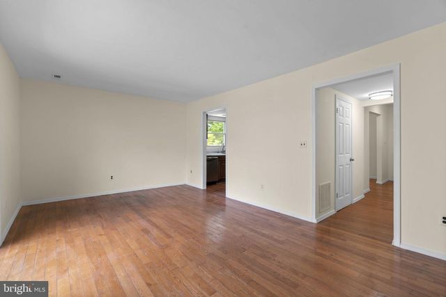 700 CAMP MEADE RD, Linthicum Heights, MD 21090