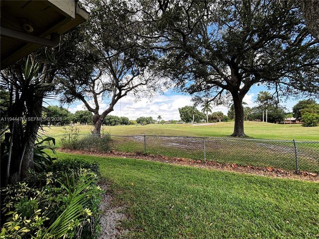 2001 S Saint Andrews Rd 121, Hollywood, FL 33021