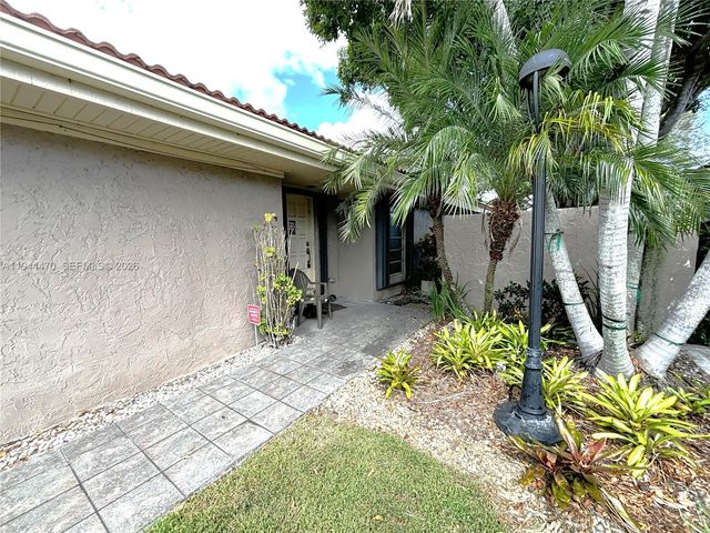 2001 S Saint Andrews Rd 121, Hollywood, FL 33021