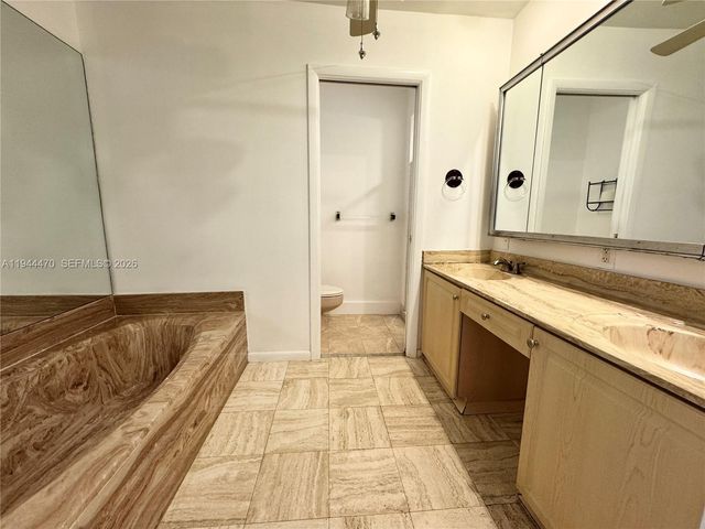 2001 S Saint Andrews Rd 121, Hollywood, FL 33021