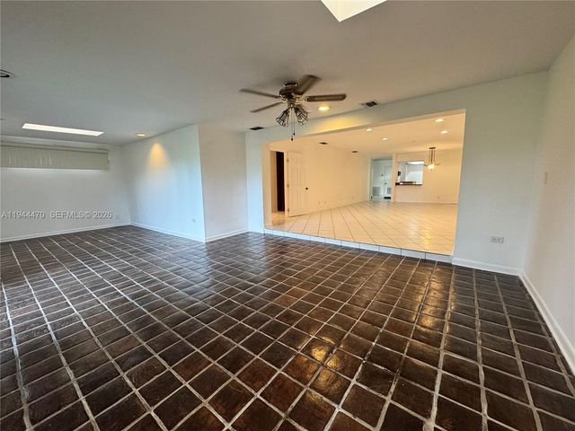 2001 S Saint Andrews Rd 121, Hollywood, FL 33021